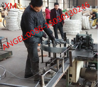 China Hot Dipped Galvanized Concertina Cross Type Razor Barbed Wire Supplier