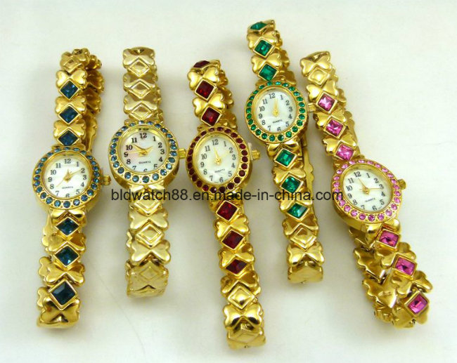 Fashion Vintage Quartz Metal Bracelet Watches for Ladies Women Dress