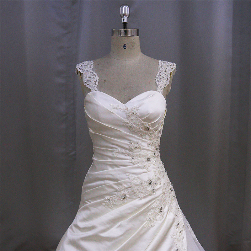 Good Quality Ivory Satin Applique Bridal Dress