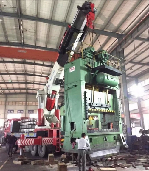 HOWO Heavy Duty Crane Truck on Hot Sale