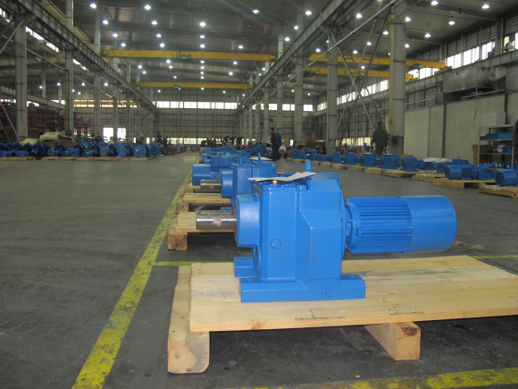 Cr Helical Gear Box, Helical Geared Motor