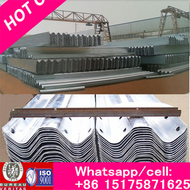 Hot DIP Galvanized Layer Coated W Waveform Metallic Guardrail