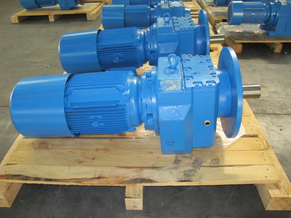 Cr Helical Gear Box, Geared Motor