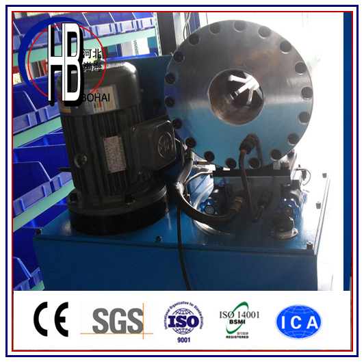 Engineer Using Lowest Price Hydraulic Hose Crimping Machine