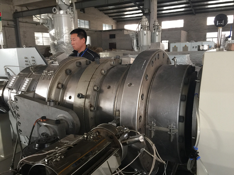 Factory Sell HDPE Plastic Pipe Extrusion Line