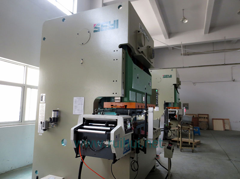 Nc Servo Feeder and Uncoiler Straightener Are The New Feeder Line