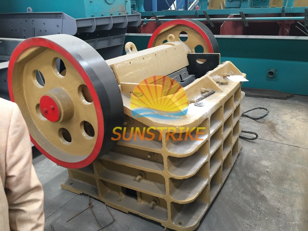 New Type Professional Jaw Crusher with Factory Price PE-250*400