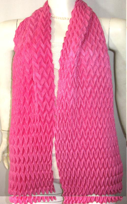 Fine Wool Pleated V Scarf