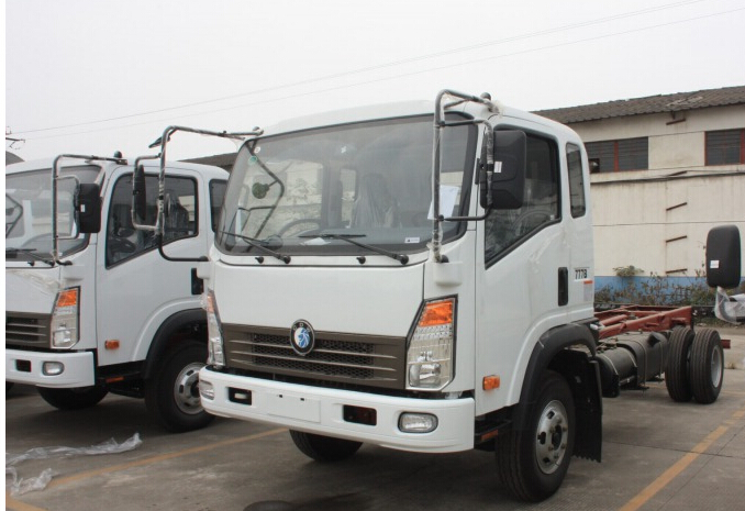 The Sinotruck 4cbm 4X2 Concrete Mixer Truck