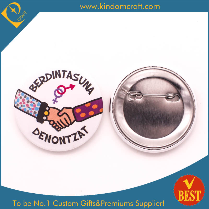 Social Interaction Souvenir Tin Button Badge in Zinc Alloy