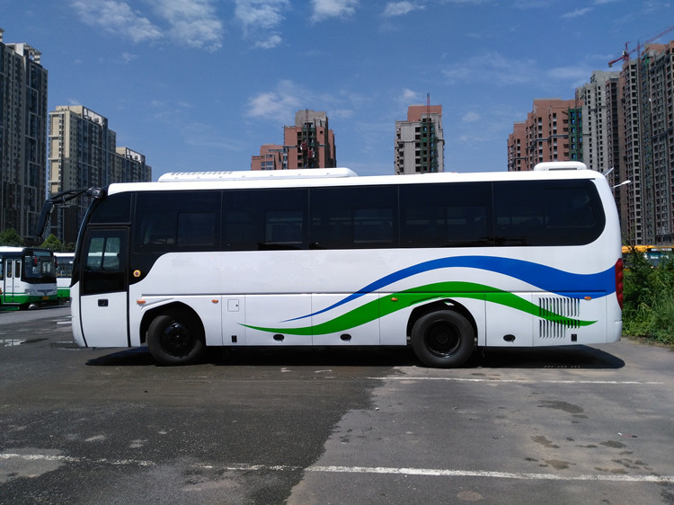 37-39 Seats Luxury Passenger Bus with Yuchai Rear Engine