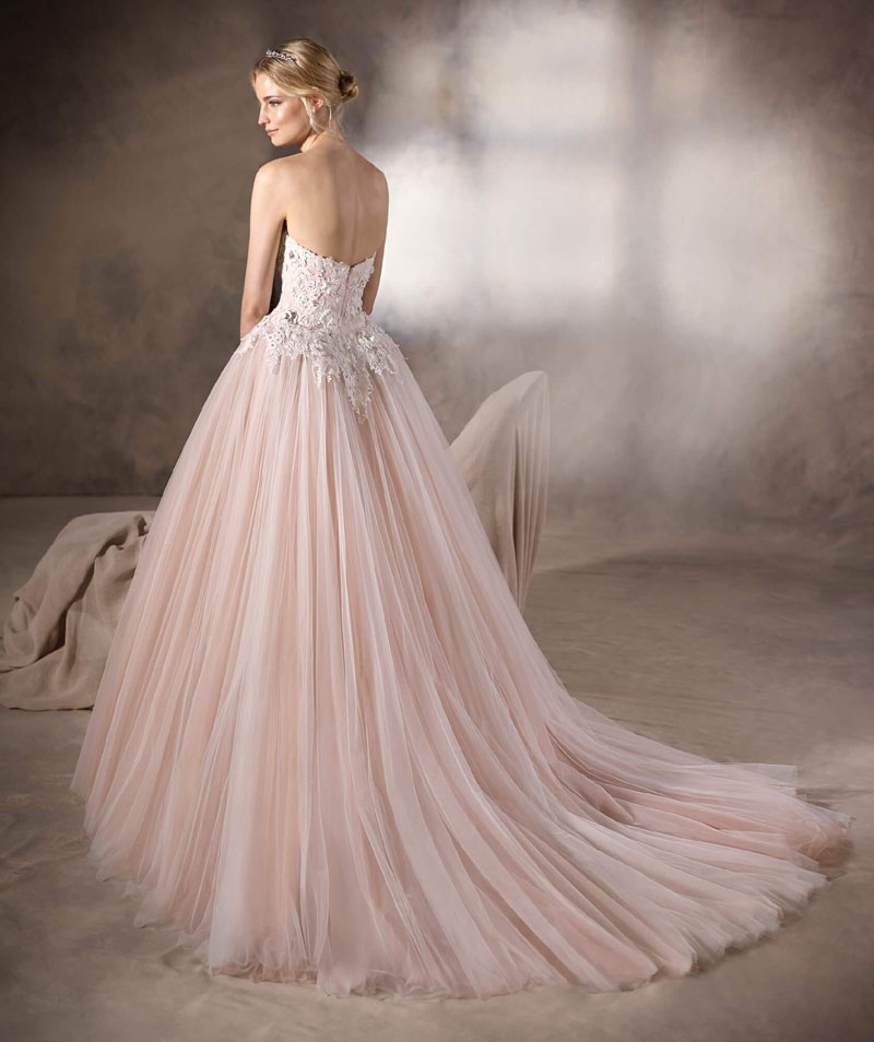 Beautiful Strapless Sweetheart Ball Gown Wedding Dress