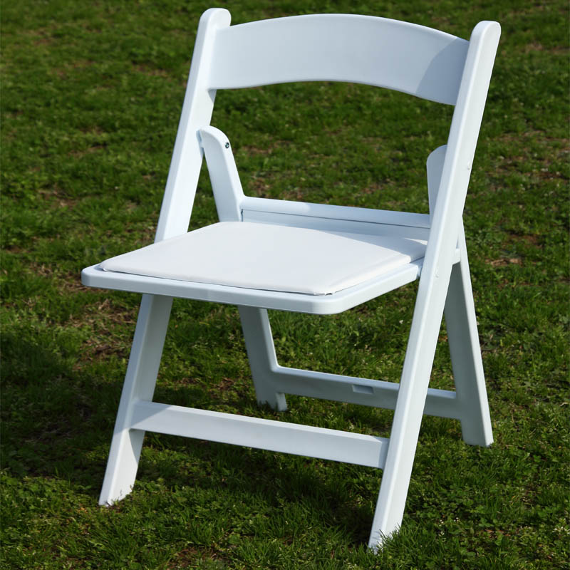 White PP Plastic Resin Folding Chair with Pad