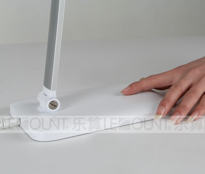 LED Smart Eye Protection Aluminium Table Lamp (LTB722)