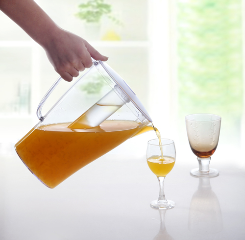 Plastic Juice Pitcher with Ice Tube (LFR4373)