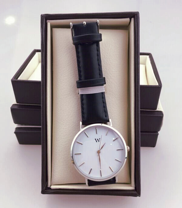 New Arrival Man Fashion Watch Dw Watch with Multi Display Watch Free Sample (DC-132))