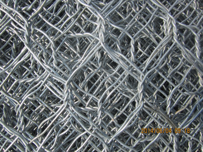 Galvanized Chicken Wire Mesh / Hexagonal Wire Mesh