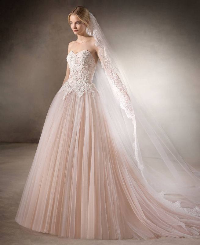 Beautiful Strapless Sweetheart Ball Gown Wedding Dress