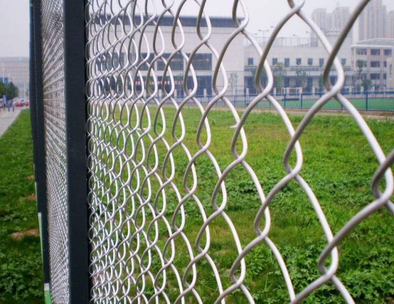 Electro Galvanized Iron Wire Mesh Chain Link Fence