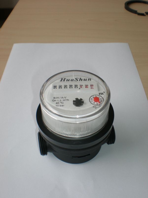 Single Jet Dry Type Water Meter with 80mm Length Plastic Body (LXSC-15D)