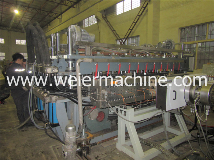 Plastic Machinery for Extruding PP PE PC Hollow Sheet Board Grid Plate