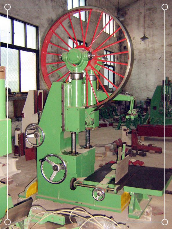 Hot Selling Wood Cutting Vertical Bandsaw Machine Made in China