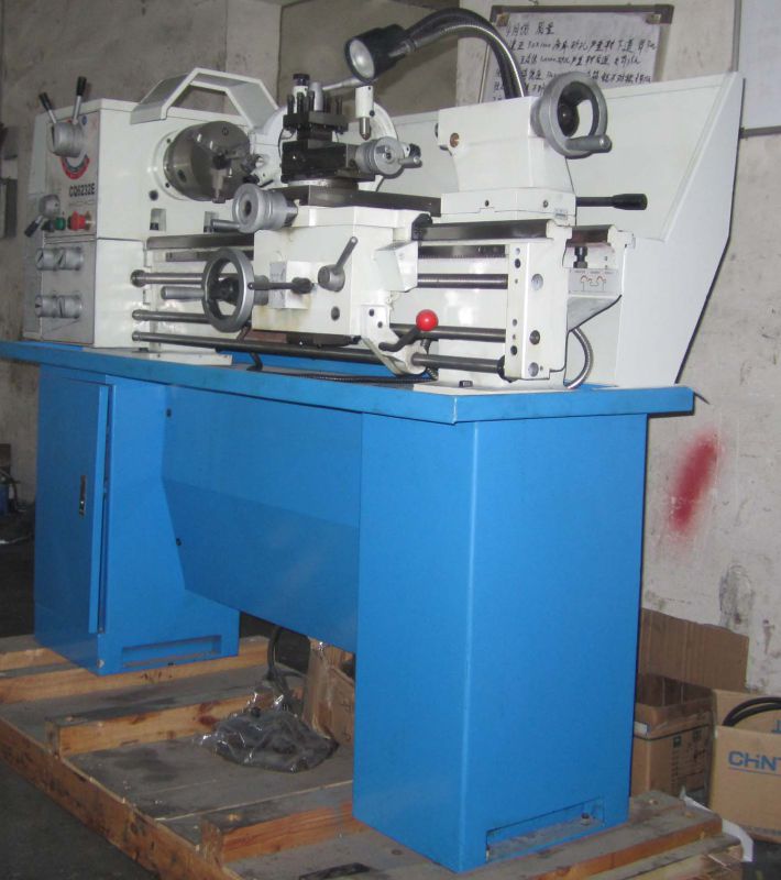 Centre Length X1000mm X880mm Beach Lathe (CQ6232E)