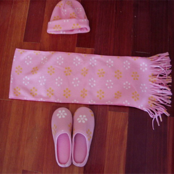 Printed Cap & Scarf & Slippers Set