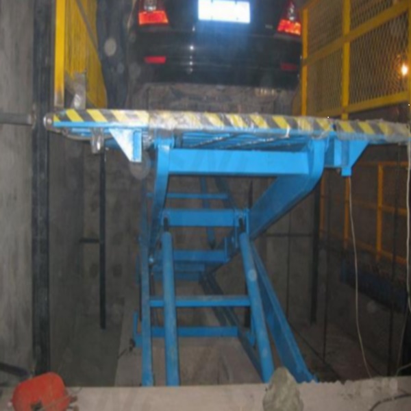 Hydraulic Scissor Car Lift for Basement with Ce