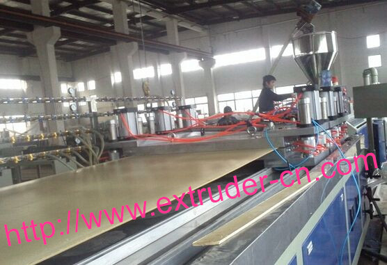 Plastic Machinery-WPC Construction Formwork Extrusion Machine