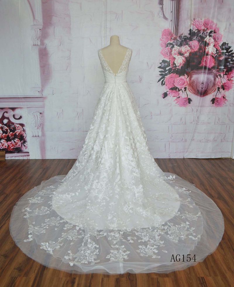 V Neck 2016 Hot Sale Wedding Dress Lace Applique Long Train Wedding Dress