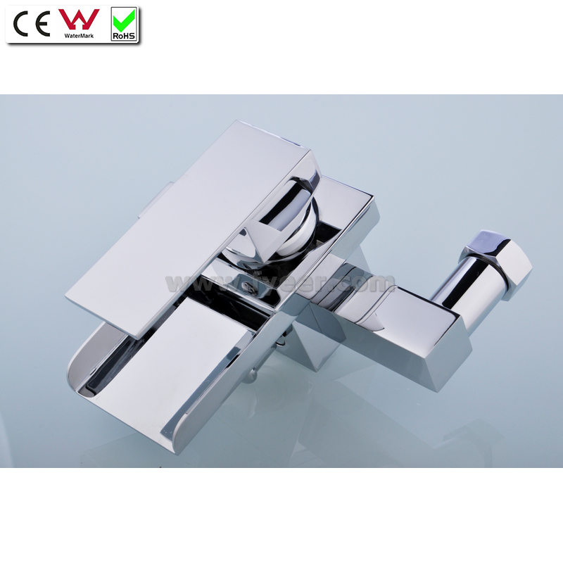 Two Holes Wall Mounted Waterfall Brass Bath Tap Faucet (QH0510W)