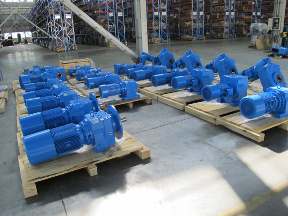 Cr Helical Gear Box, Geared Motor