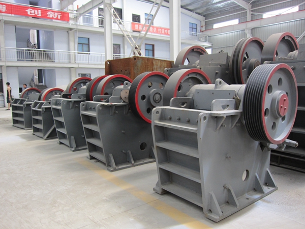 China Large Capacity Jaw Crusher, Stone Crusher for Quarry Use