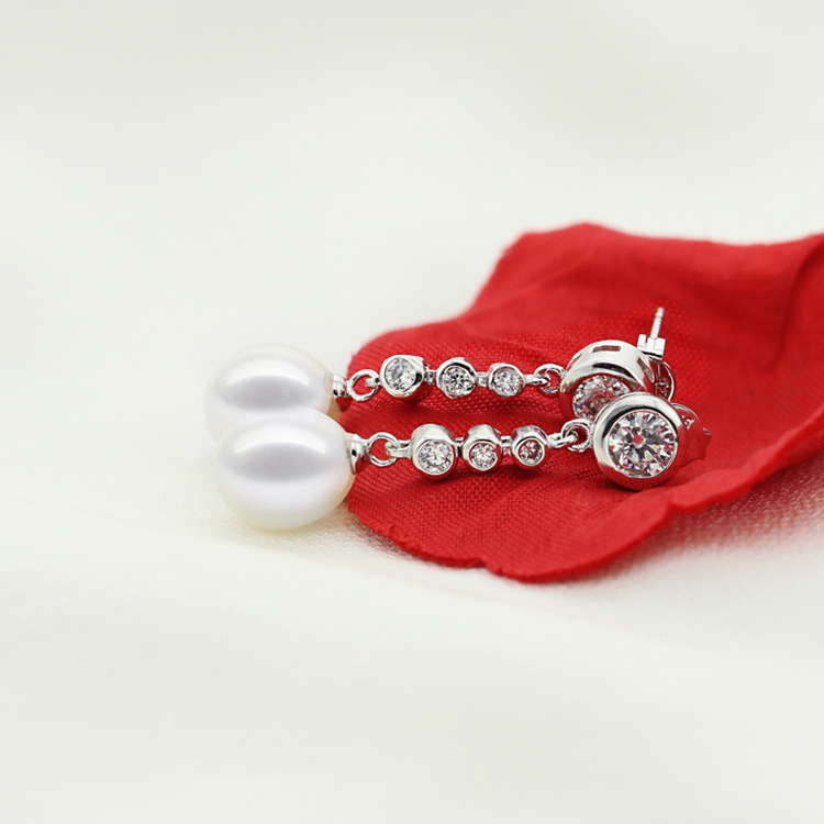 Fashionable Pearl Earrings 8-9mm AAA Drop Hanging Pearl Earrings