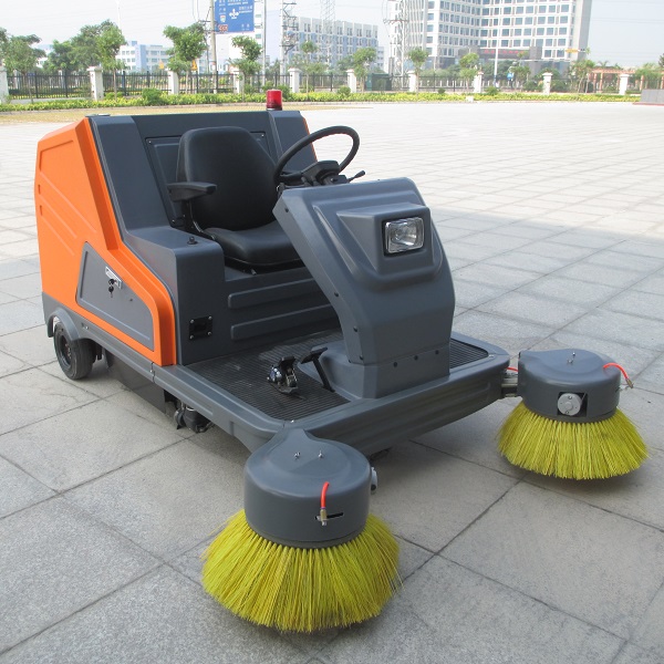 Ce Approve High Efficient Electric Road Sweeper (DQS18)