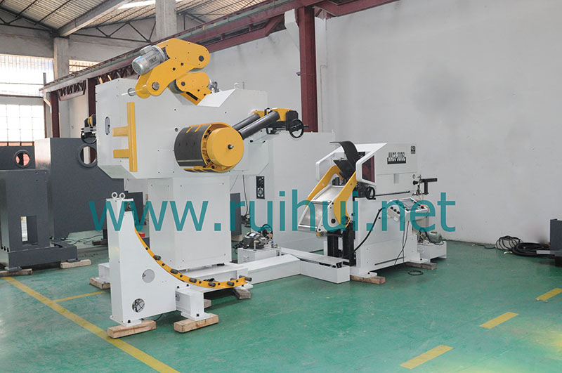 Automatic Straightener Machine using in Automobile mould