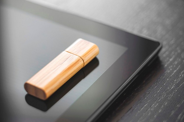 wooden usb flash drive