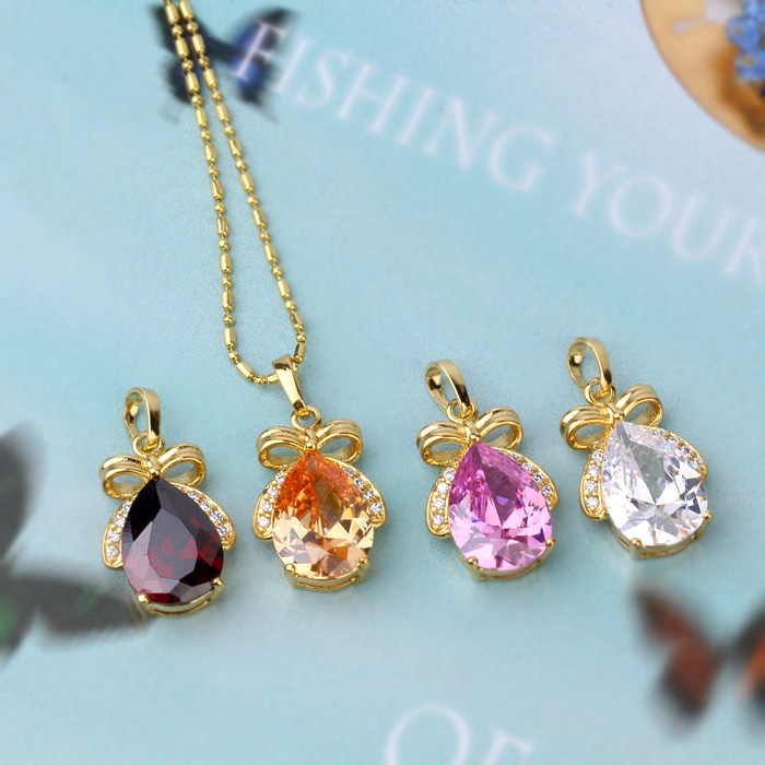 Xuping Fashion Gold-Plated Jewelry Necklace Pendant with Heart Design Crystal Zircon 30915