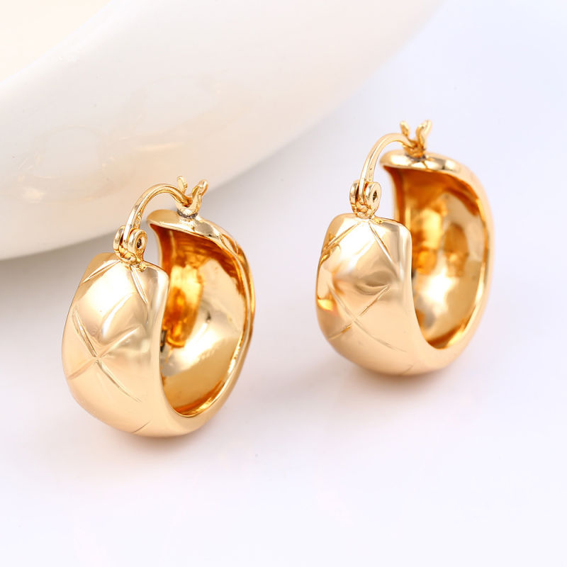 Fashion Simple Hot Sales 18k Gold-Plated Imitation Jewelry Earring Huggies for Women -91155