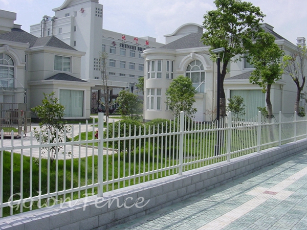 Spearhead Hot Selling Wrought Iron Grass Fencing