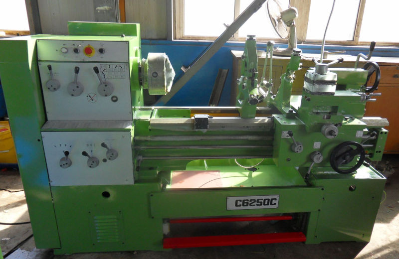 Spindle Bore 52 mm Centre Length 750mm, 1000mm, 1500mm 2000mm Lathe Machine