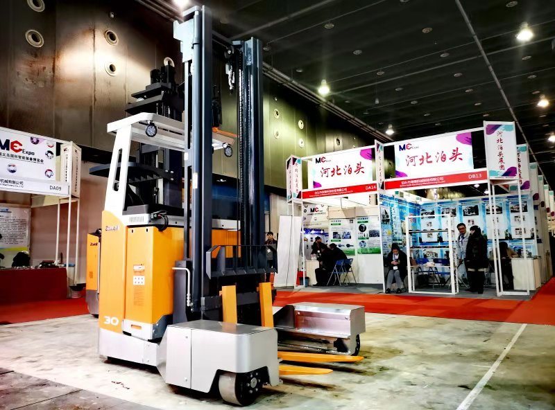 Multi-Directional Forklift 3000kg Load Capacity for Long Materials and Awakward Goods