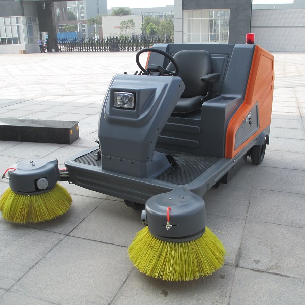 Ce Approve High Efficient Electric Road Sweeper (DQS18)