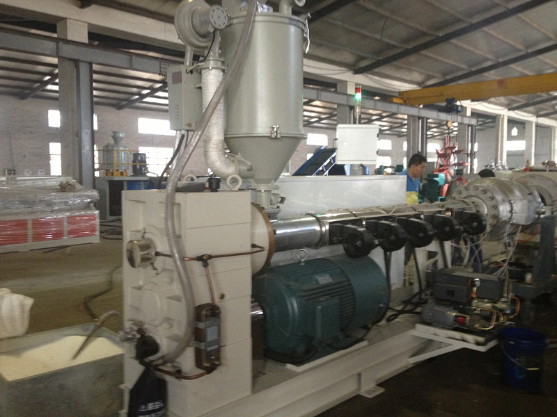 Factory Sell HDPE Plastic Pipe Extrusion Line