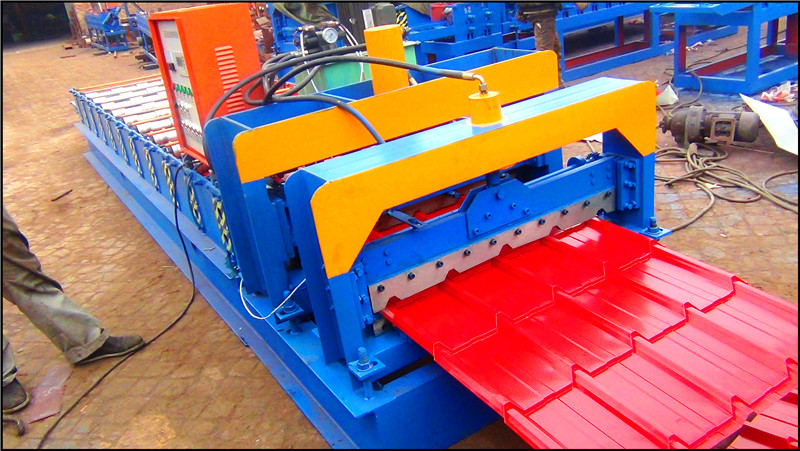 Roofing Sheet Red Metal Glazed Tile Roll Forming Machine