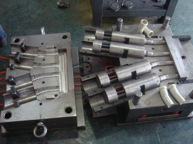 Thick Wall Collapsible Core Pipe Fitting Mould