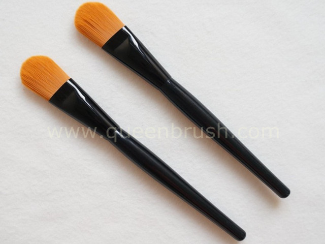 Gold Ferrule Synthetic Makeup Foundation Brush
