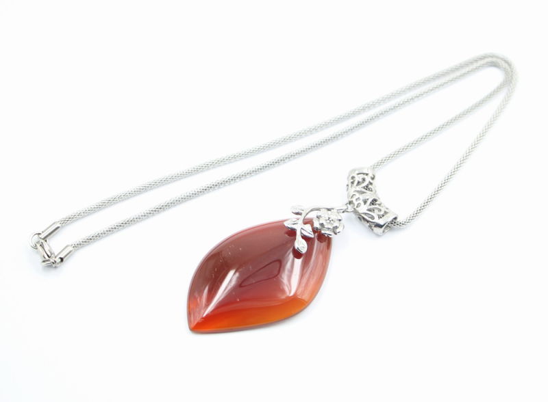 Wholesale Fashion Gemstone Pendant Necklace