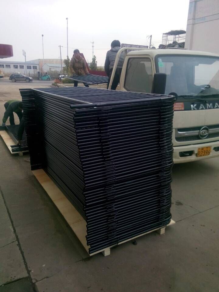 Galvanized/PVC Coated Road Crowed Control Barrier / Temporary Fence Barrier (XM-30)